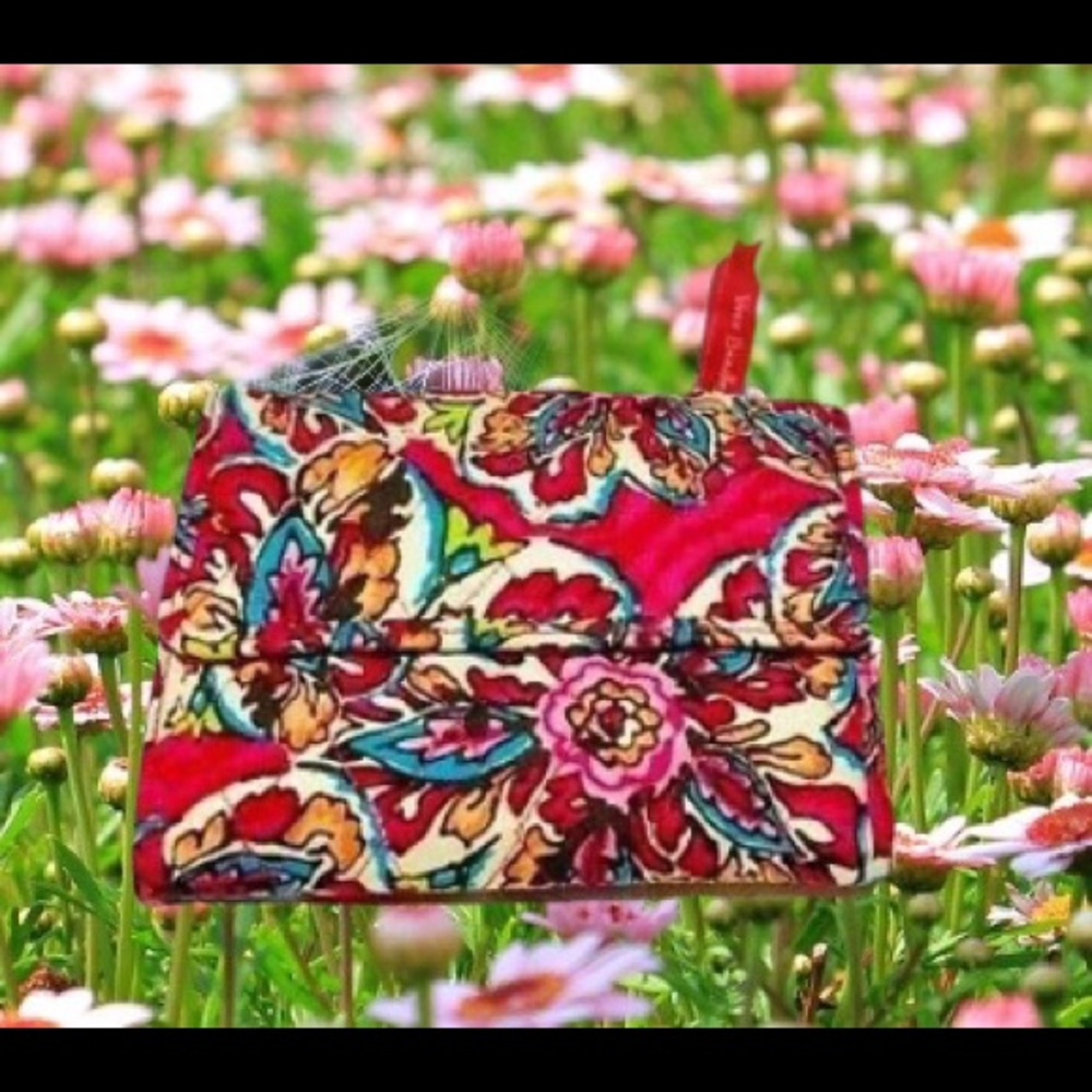 🆕 Vera Bradley Sunburst Floral Pattern Wallet🆕
